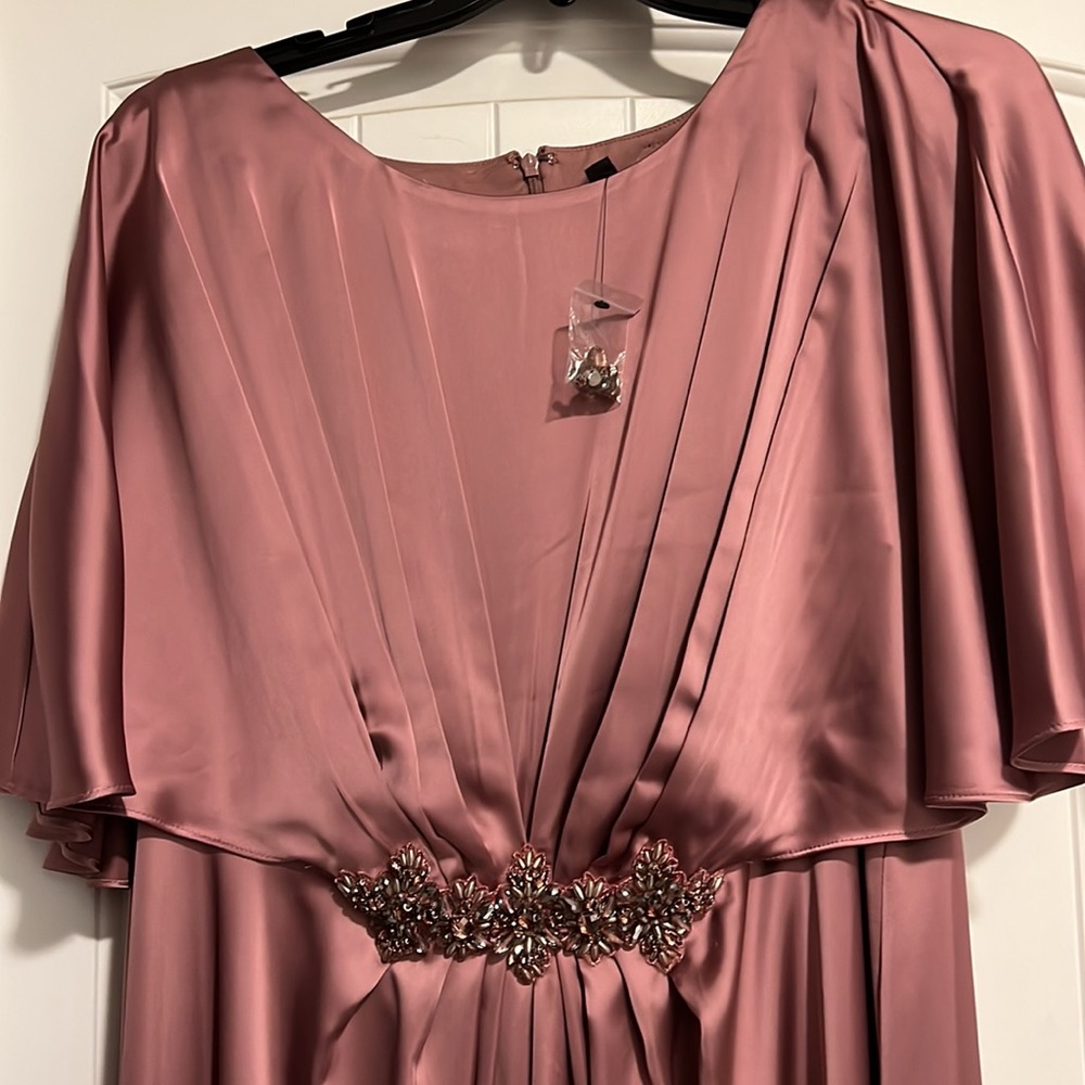 Vintage Vibe Satin Dress Gown. STUNNING! NWOT